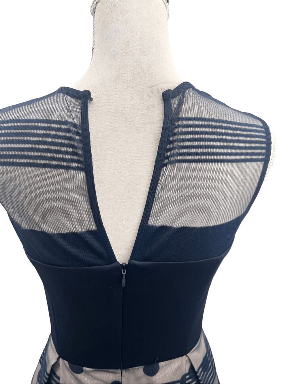 J. Peterman  sleeveless fully lined polka dot a line dress size 4 - Picture 13 of 16